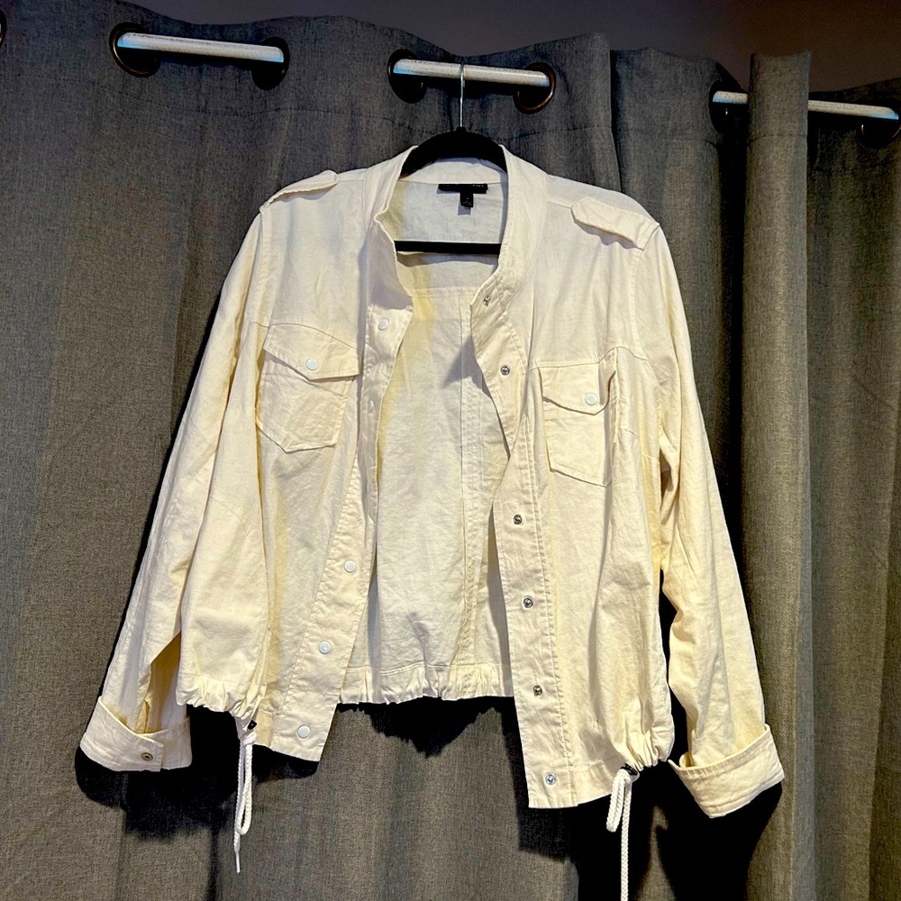 Off-white light jacket